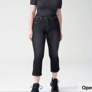 Universal Standard Sava Jeans, Distressed Black